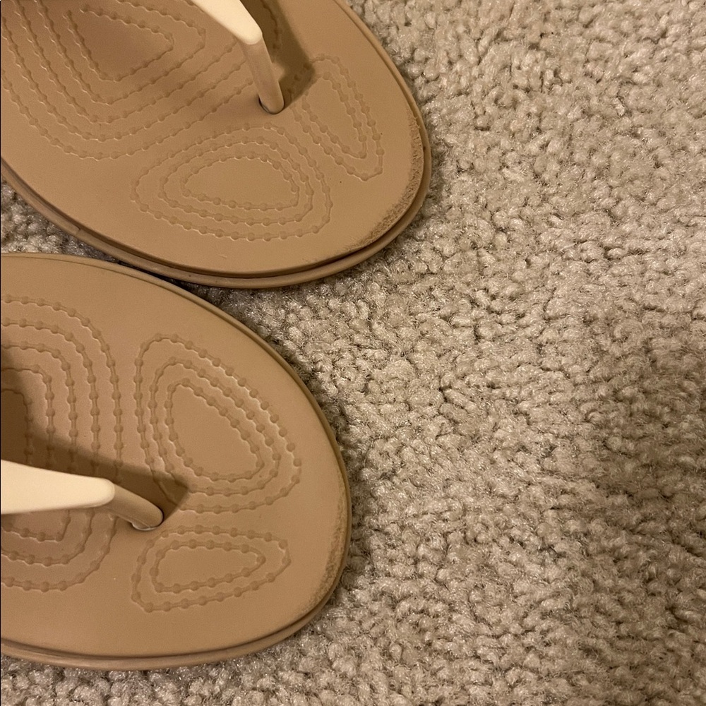 Cream Crocs - Picture 3 of 4